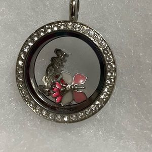 Origami small pendant it with stones and charms
Mom,butterfly and pink flower.